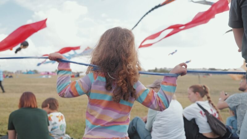 Familienausflug zum Drachenfest auf dem Tempelhofer Feld